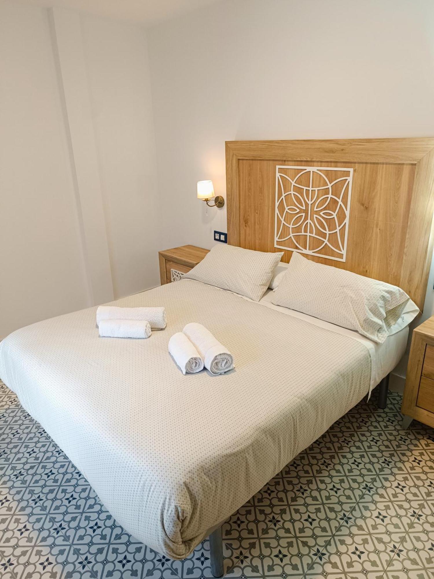 Al-Qazeres Suites Caces Dış mekan fotoğraf