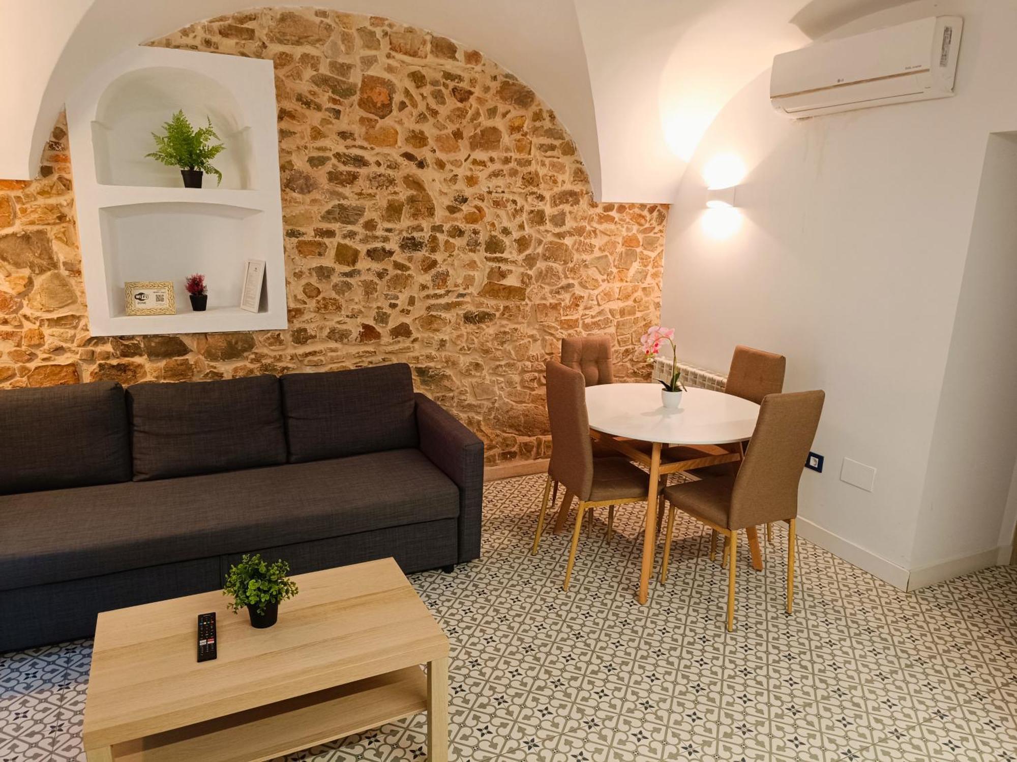 Al-Qazeres Suites Caces Dış mekan fotoğraf