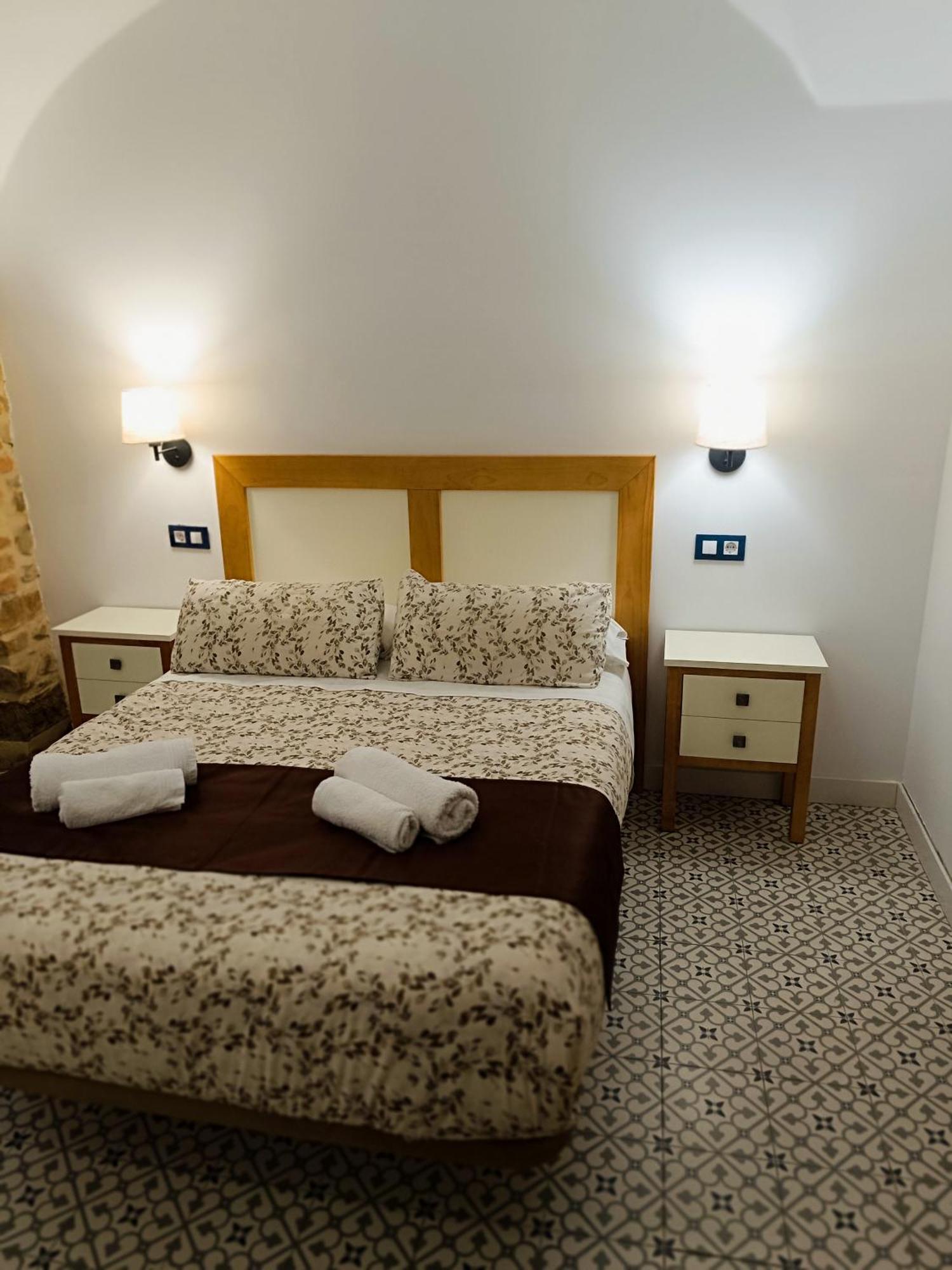 Al-Qazeres Suites Caces Dış mekan fotoğraf