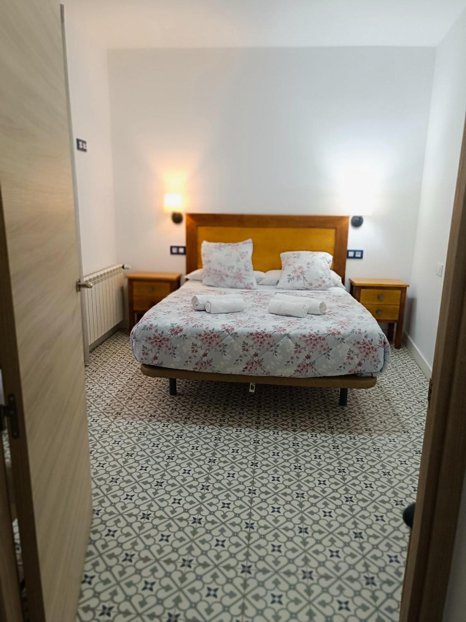 Al-Qazeres Suites Caces Dış mekan fotoğraf