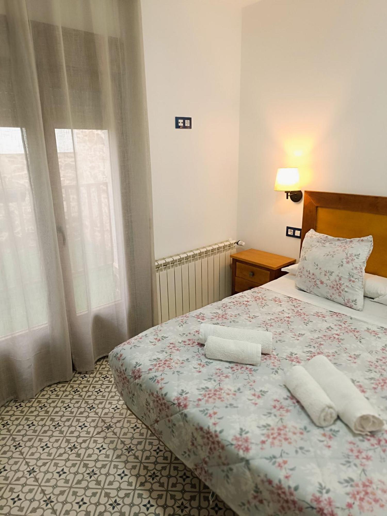 Al-Qazeres Suites Caces Dış mekan fotoğraf