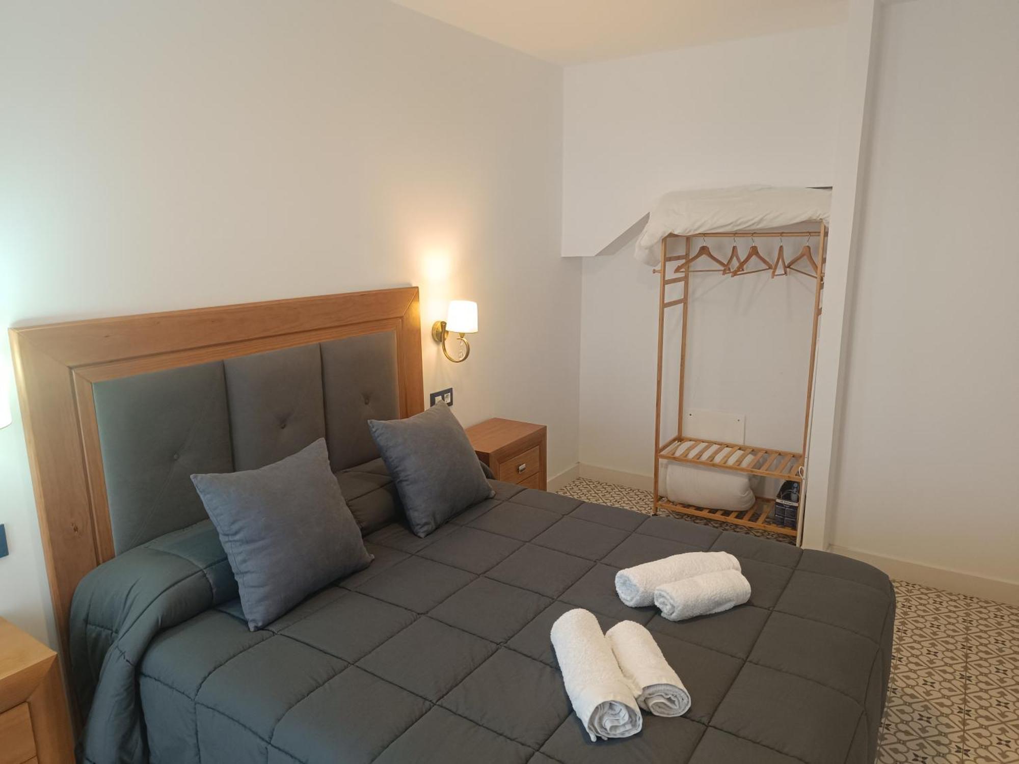 Al-Qazeres Suites Caces Dış mekan fotoğraf